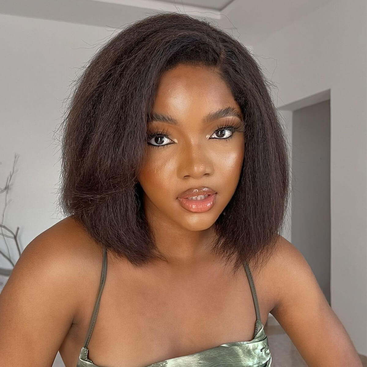 4C Edges Hairline Kinky Straight 6×5 Pre-bleached Knots Natural Scalp – 180% Density Short Bob Wig